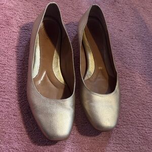 Nurture by Lamaze Gold Textured Flats